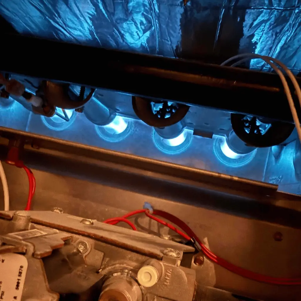 Furnace working burning gas